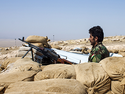 Un guerrillero del PAK kurdo-iraní, en el frente de Mosul (Ago 2016) | © Ethel Bonet